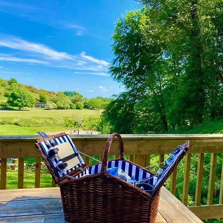 11 - Yorkshire Dales 3 Bed With Fire Pit Lodge *