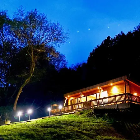 11 - Yorkshire Dales 3 Bed With Fire Pit Lodge